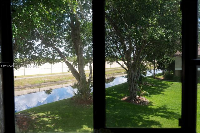 508 Gardens Dr 202, Pompano Beach, FL 33069