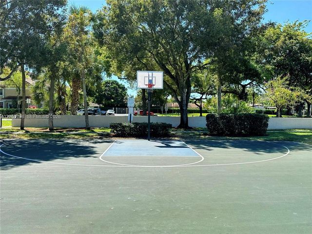 508 Gardens Dr 202, Pompano Beach, FL 33069