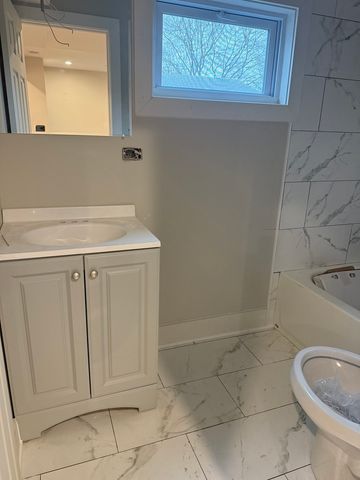 16913 Jodave Avenue, Hazel Crest, IL 60429