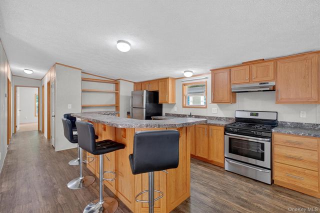 280 Fawn Walden Circle, Walden, NY 12586