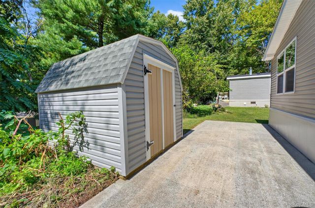280 Fawn Walden Circle, Walden, NY 12586