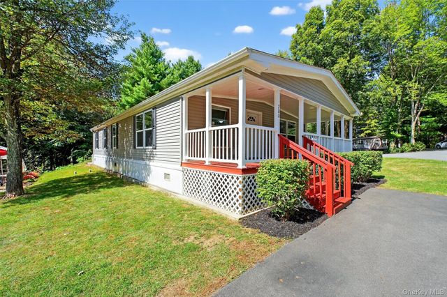 280 Fawn Walden Circle, Walden, NY 12586