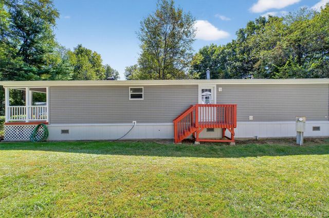 280 Fawn Walden Circle, Walden, NY 12586