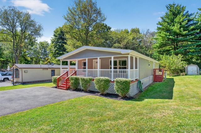 280 Fawn Walden Circle, Walden, NY 12586