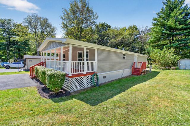 280 Fawn Walden Circle, Walden, NY 12586