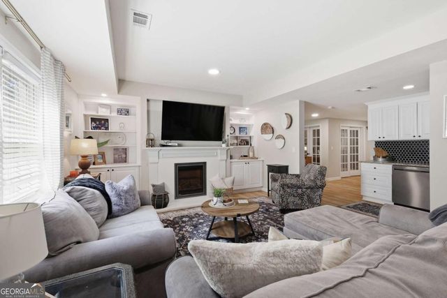 1039 Windermere Crossing, Cumming, GA 30041