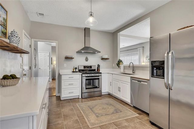 617 Lullingstone Drive SE, Marietta, GA 30067