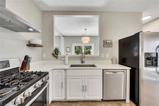 617 Lullingstone Drive SE, Marietta, GA 30067