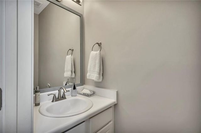 617 Lullingstone Drive SE, Marietta, GA 30067