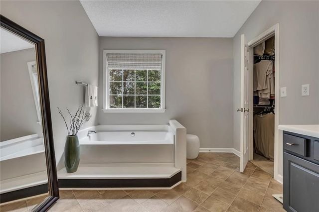617 Lullingstone Drive SE, Marietta, GA 30067