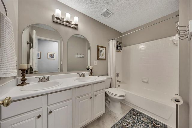 617 Lullingstone Drive SE, Marietta, GA 30067