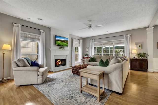 617 Lullingstone Drive SE, Marietta, GA 30067