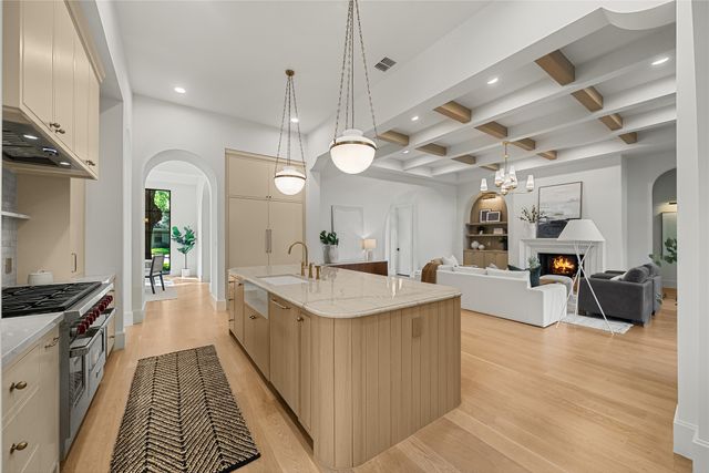 6924 Redstart Lane, Dallas, TX 75214