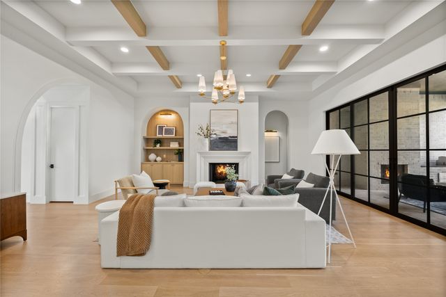 6924 Redstart Lane, Dallas, TX 75214