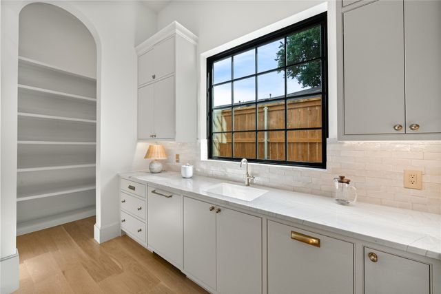 6924 Redstart Lane, Dallas, TX 75214