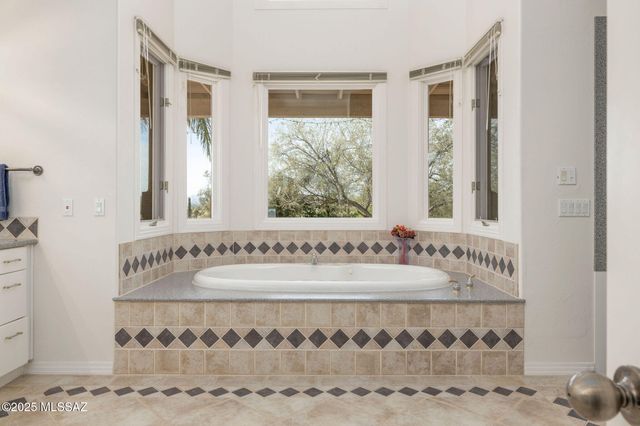 4141 W Camino Del Norte, Tucson, AZ 85742