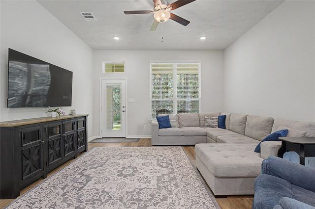 3721 Youpon Lane, Huntsville, TX 77340