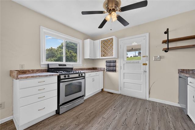 13 Washington Ave, North Irwin, PA 15642