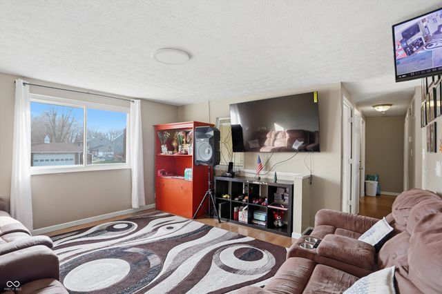 7706 Snowflake Drive, Indianapolis, IN 46227