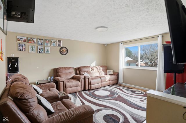 7706 Snowflake Drive, Indianapolis, IN 46227