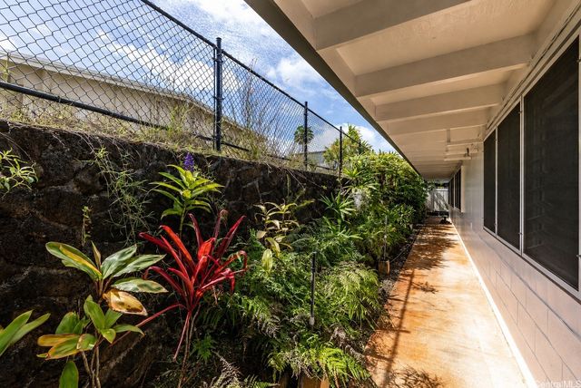 2073 Komo Mai Drive, Pearl City, HI 96782