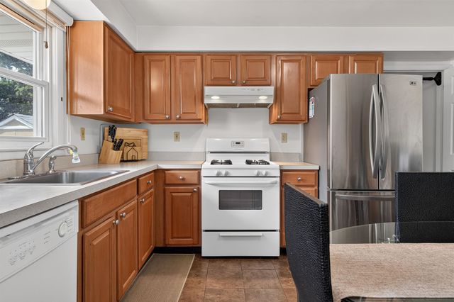 2349 COLONIAL DR, Rahway, NJ 07065