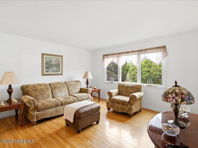 1944 Pine Meadow Avenue, Toms River, NJ 08753