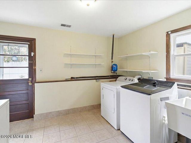 1944 Pine Meadow Avenue, Toms River, NJ 08753