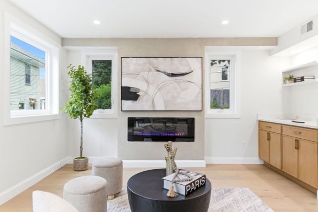 8 Guild St, Medford, MA 02155
