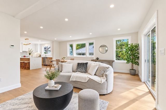 8 Guild St, Medford, MA 02155
