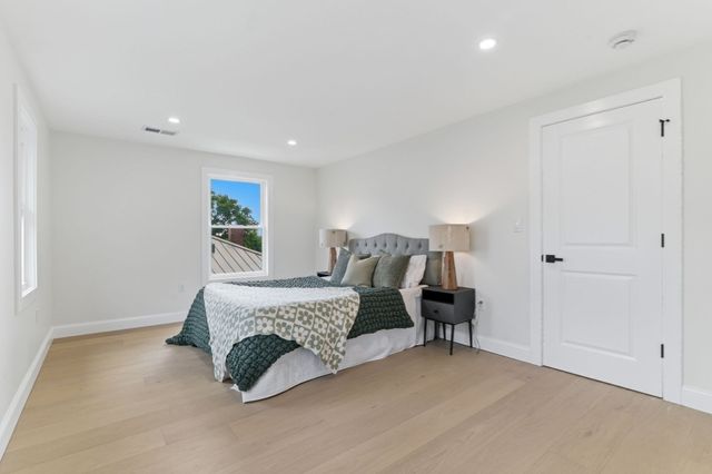 8 Guild St, Medford, MA 02155