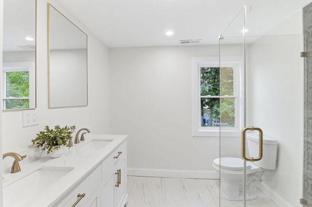 8 Guild St, Medford, MA 02155