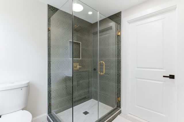 8 Guild St, Medford, MA 02155
