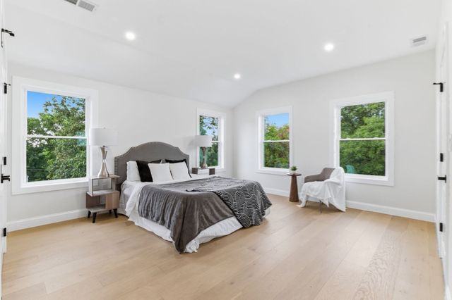 8 Guild St, Medford, MA 02155
