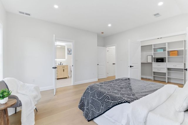 8 Guild St, Medford, MA 02155