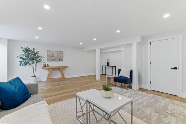 8 Guild St, Medford, MA 02155