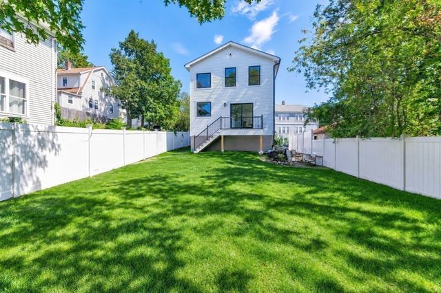 8 Guild St, Medford, MA 02155