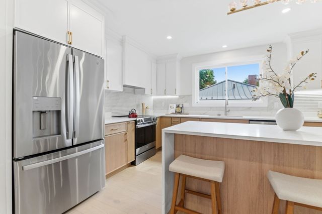 8 Guild St, Medford, MA 02155