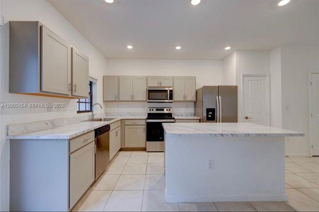 1170 SW 7th Ct, Florida City, FL 33034