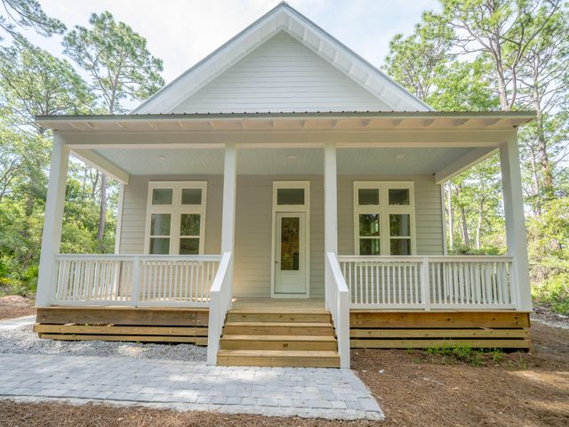 116 E Georgie Street, Point Washington, FL 32459