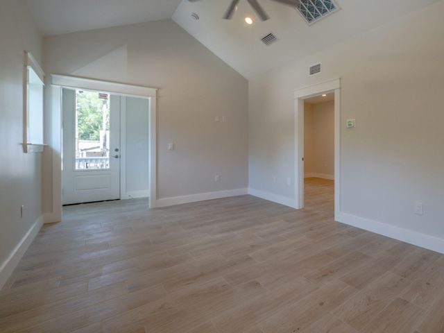 116 E Georgie Street, Point Washington, FL 32459