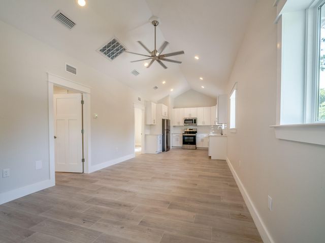 116 E Georgie Street, Point Washington, FL 32459