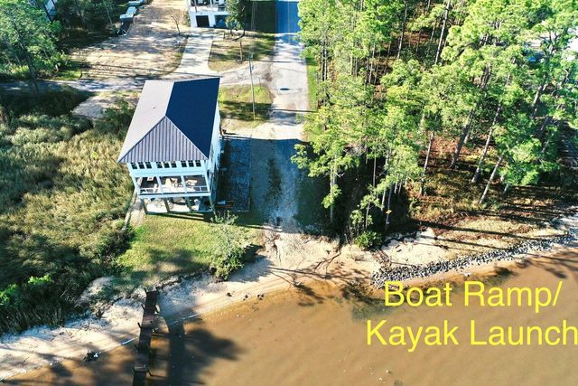 116 E Georgie Street, Point Washington, FL 32459