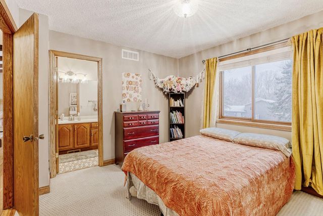 8015 Cooper Avenue, Inver Grove Heights, MN 55076