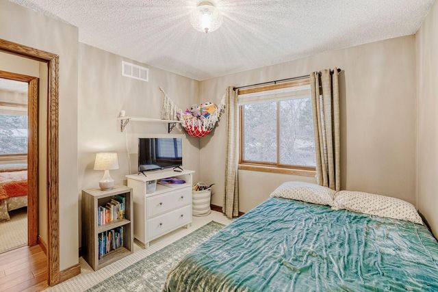 8015 Cooper Avenue, Inver Grove Heights, MN 55076