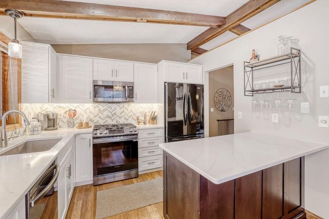 8015 Cooper Avenue, Inver Grove Heights, MN 55076