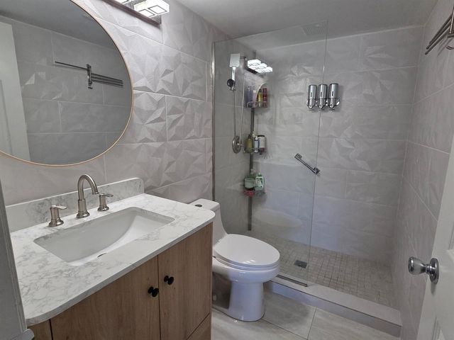 1115 Green Pine Boulevard D2, West Palm Beach, FL 33409