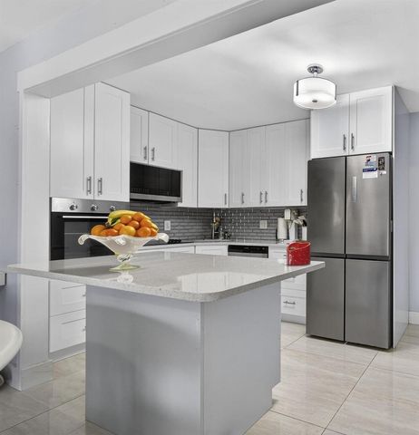 1115 Green Pine Boulevard D2, West Palm Beach, FL 33409