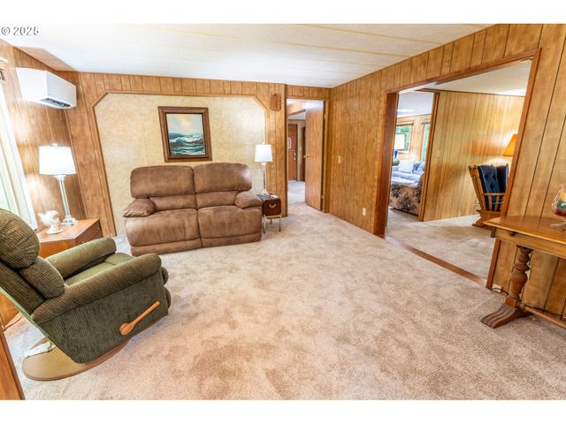 1600 RHODODENDRON Dr 207, Florence, OR 97439