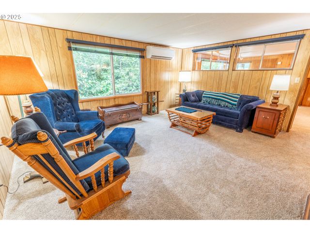 1600 RHODODENDRON Dr 207, Florence, OR 97439